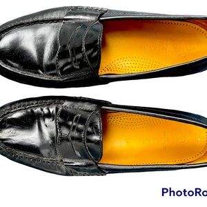 Cole Haan Men's Size 10 D Penny Loafer in very good condition.Nordstrom purchase